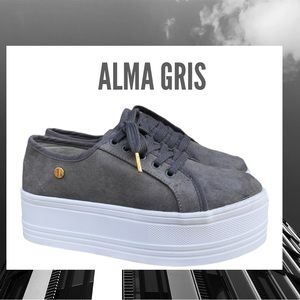 Colombian high shoes, very comfortable. News .we have many designs available